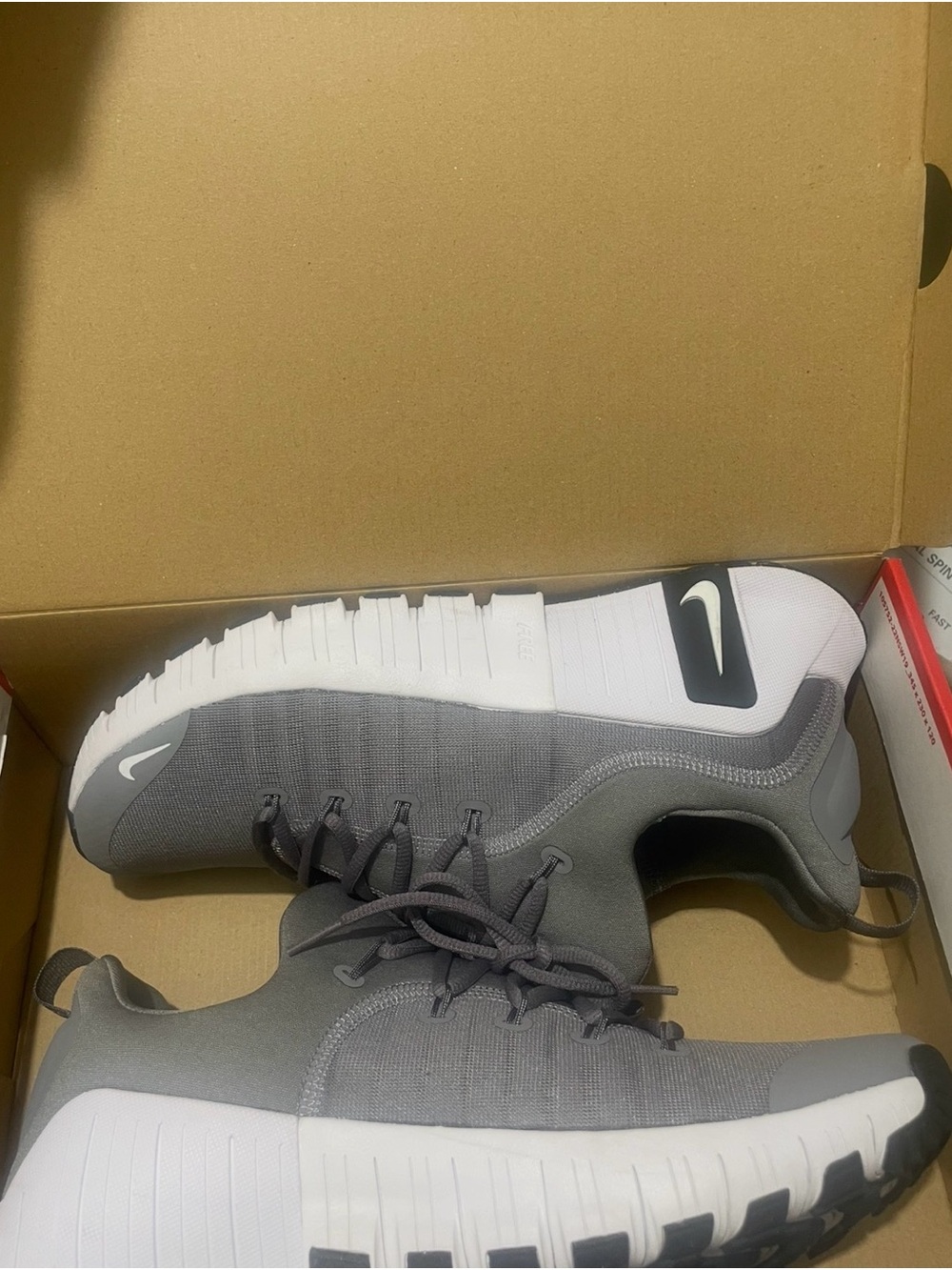 Nike Men's Grey and White Athletic Sneakers